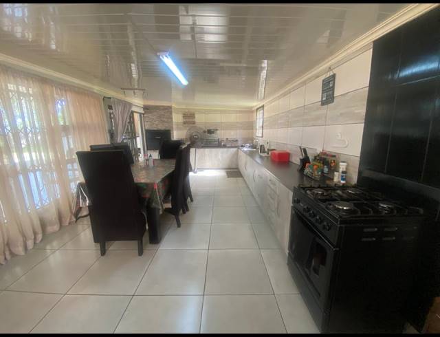 5 BEDROOM HOUSE FOR SALE IN MULLERSTUINE